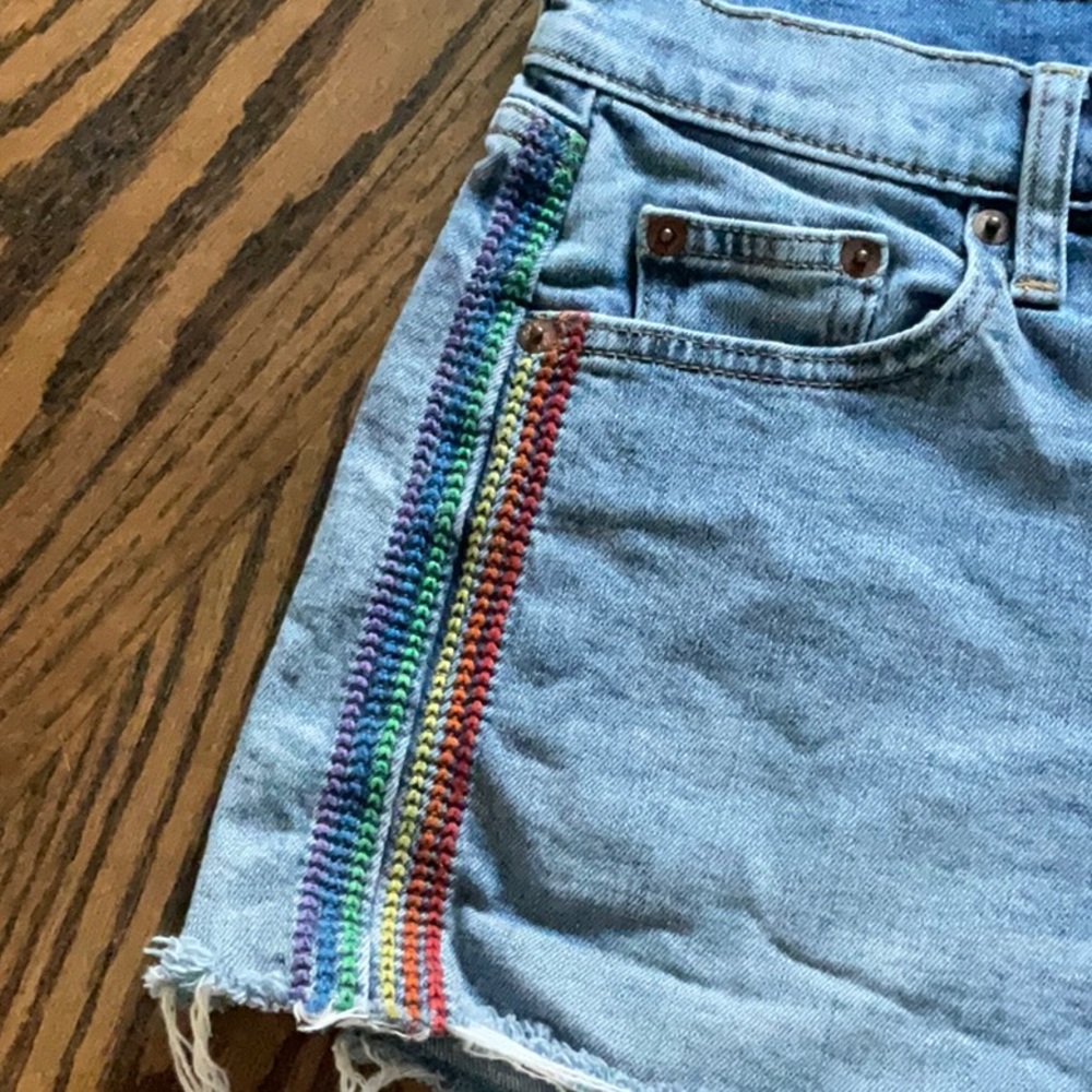 GAP Pride embroidered denim shorts. Mid Rise.